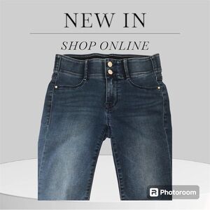 Apt 9  Size 2P Tummy Control Capri Jean